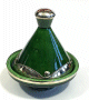 Tajine moyen decoratif marocain de couleur vert fonce en poterie cercle de metal argente
