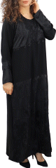 Robe Noire ornee de broderie et de strass