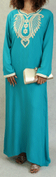 Robe orientale pour femme avec broderie doree et strass multicouleur - Couleur Vert emeraude