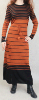 Robe en maille a rayures pour femme avec pompons (Collection Automne-Hiver) - Couleur Rouille