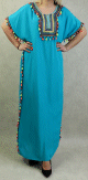 Gandoura ample fluide avec broderie brillante et pompons multi-couleurs - Robe longue grande taille pour femme - Couleur bleu turquoise