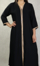 Robe Abaya Dubai de qualite avec motifs strass dores sur le devant et les manches - Couleur noir