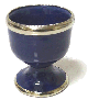 Coquetier artisanal marocain en poterie de couleur bleue emaille et cercle de metal decoratif argente
