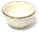 Petit bol en poterie marocain de couleur blanche emaille et cercle de metal argente